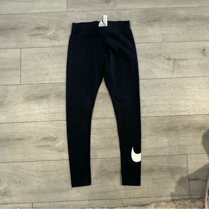 Nike leggings (women’s small)